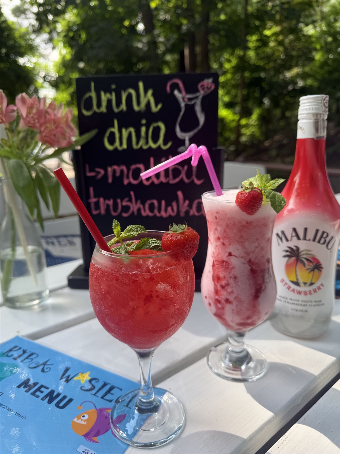 Truskawkowe drinki na tarasie